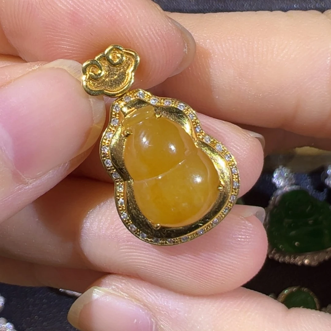 【闪购商品】颈饰18K金镶嵌翡翠
