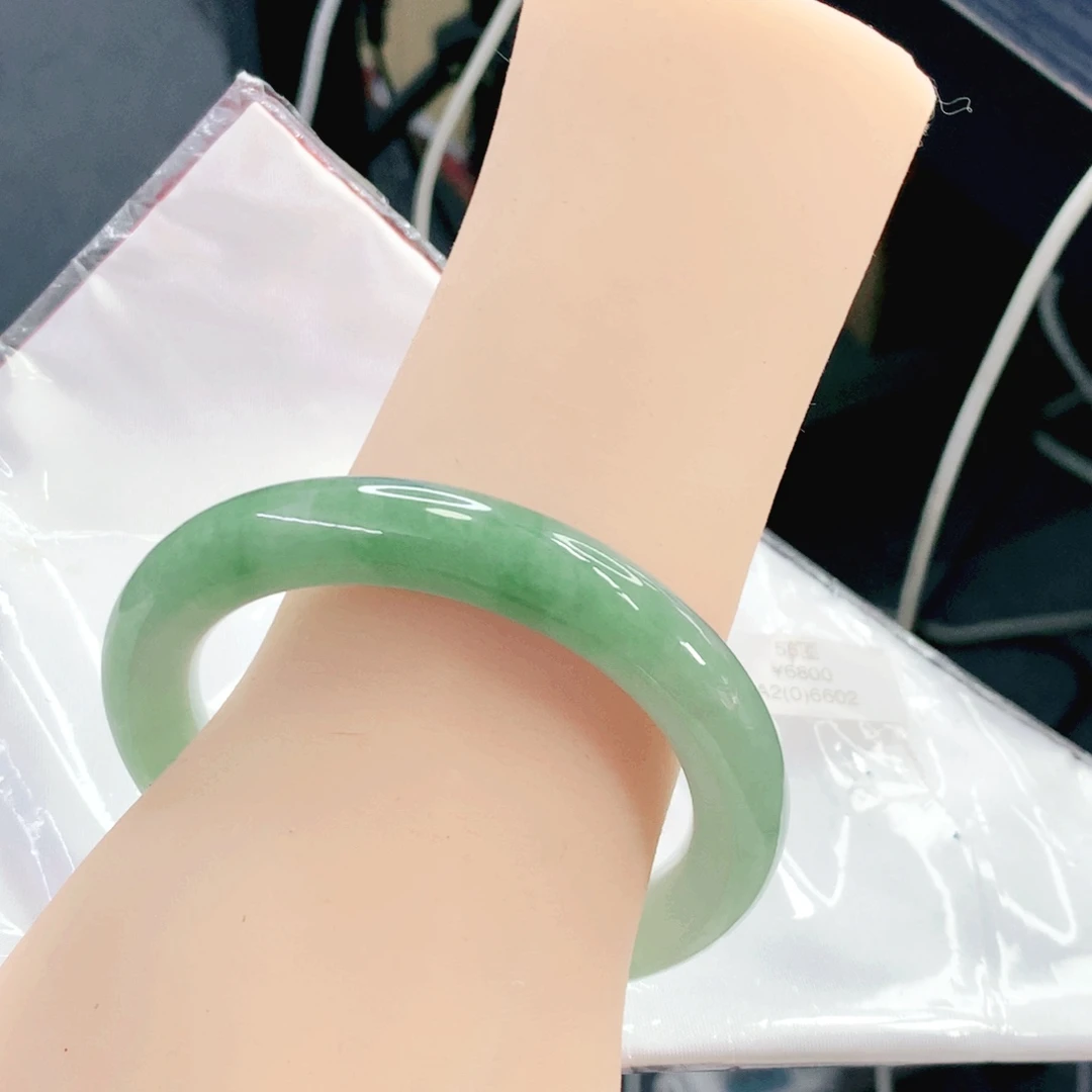 翡翠未镶嵌手镯56.57