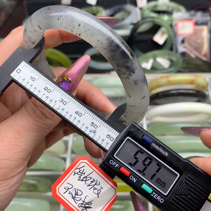 蛇纹石玉手镯未镶嵌699