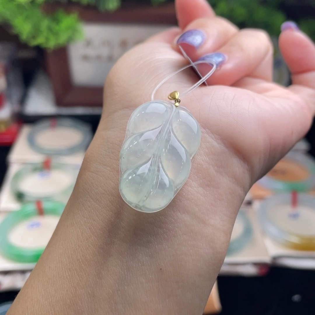 翡翠18K金镶嵌颈饰3号 金枝玉叶