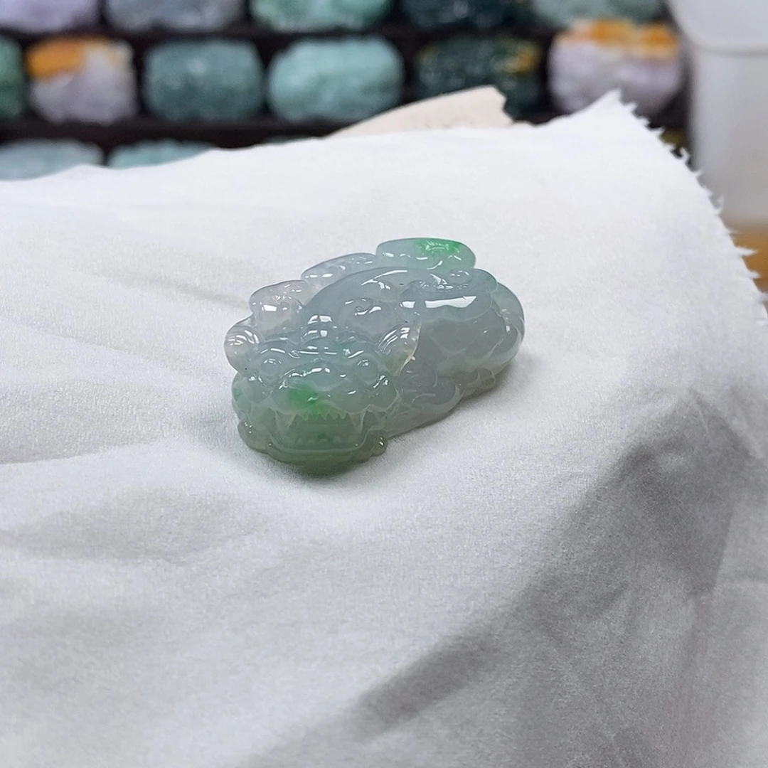 翡翠未镶嵌颈饰天然翡翠吊坠貔貅