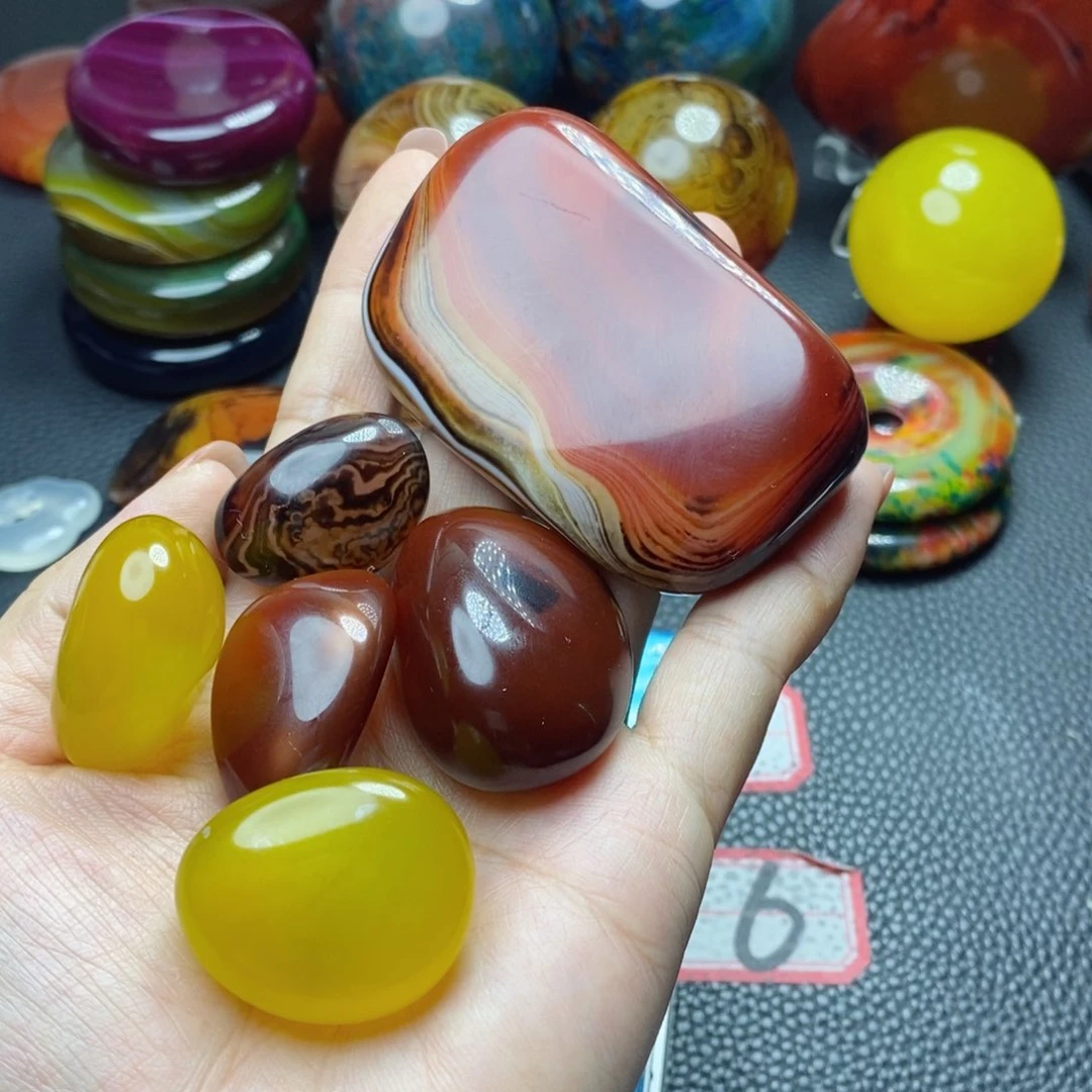 玛瑙/玉髓颈饰未镶嵌星**月