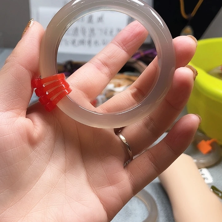 玛瑙/玉髓手镯未镶嵌佳*?