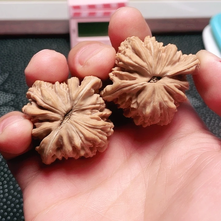 文玩核桃吊坠6️⃣**四座楼