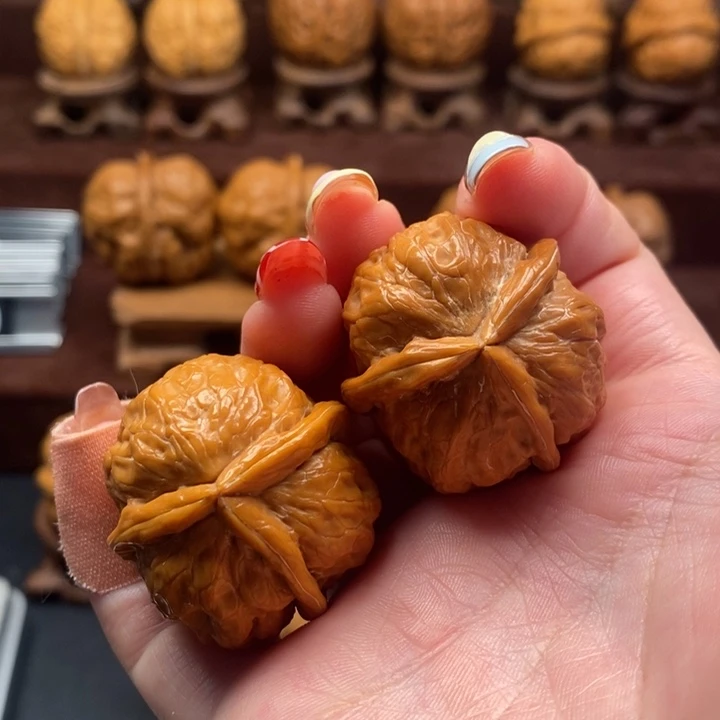 文玩核桃吊坠33尺寸