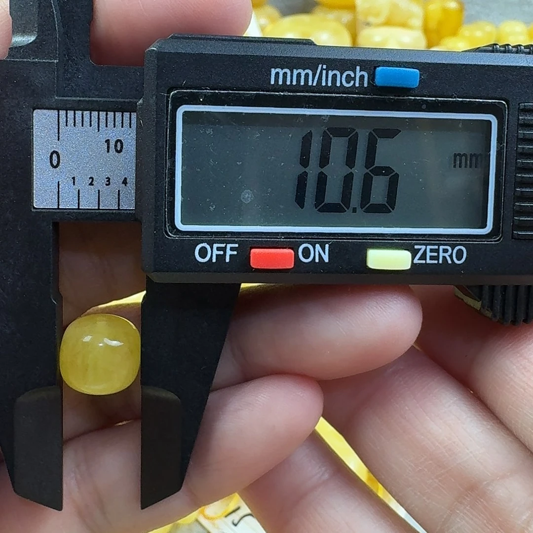 蜜蜡未镶嵌裸石12杂