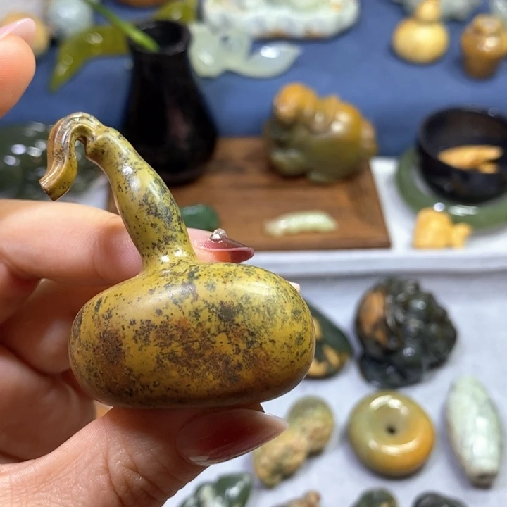 岫岩河磨玉（透闪石质玉）未镶嵌把件