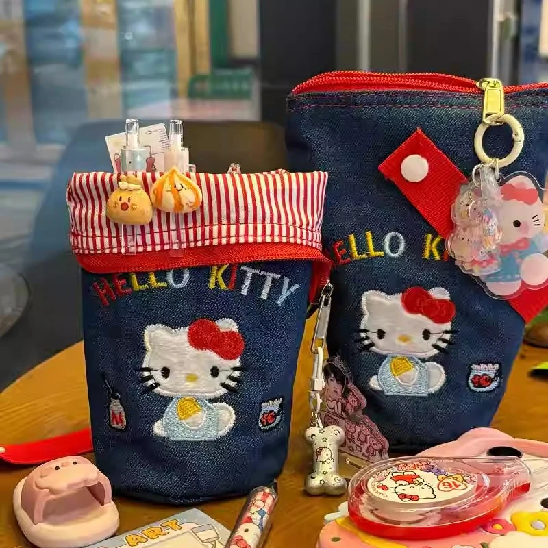 新款可爱牛仔kt猫刺绣水桶折叠笔袋大容量初高中女学生文具收纳