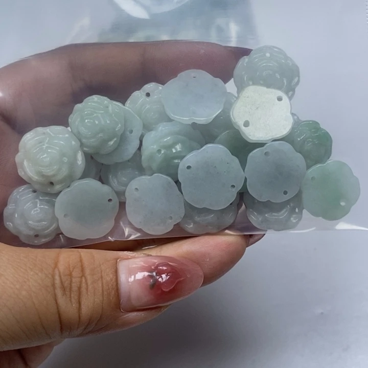翡翠未镶嵌颈饰杰****
