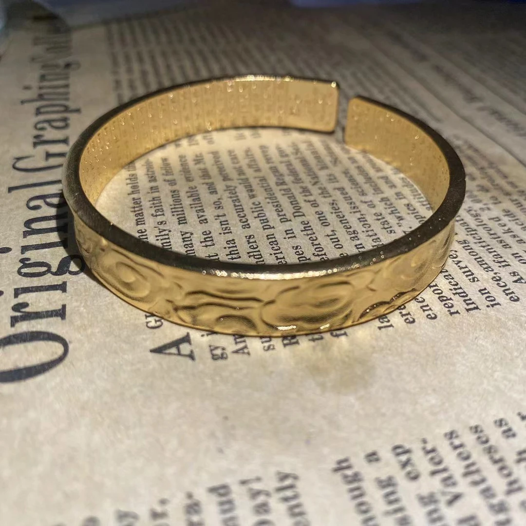 足银手镯  收藏级轻奢时尚气质简约精致手镯fjd17888