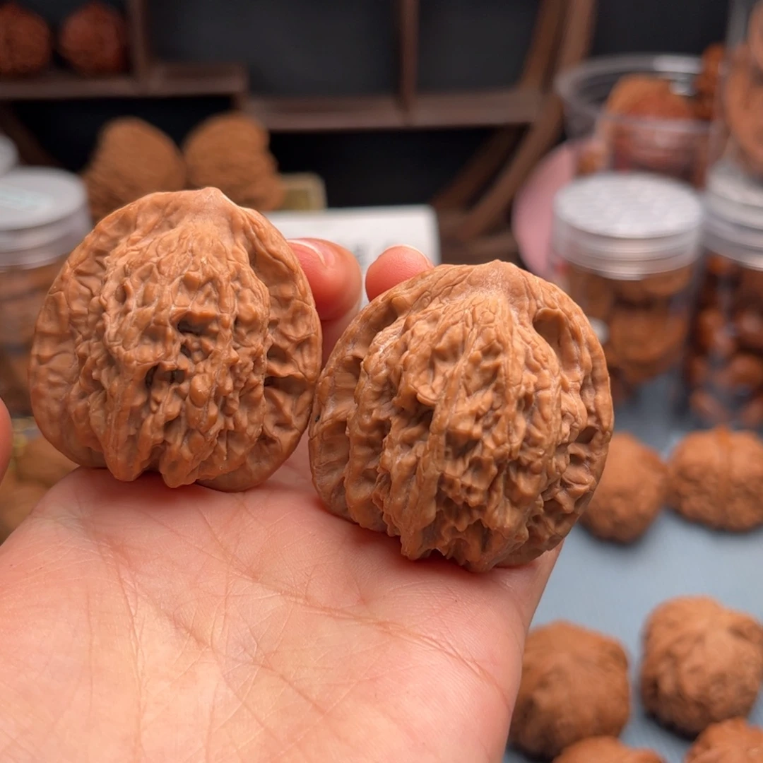 文玩核桃把件麦穗虎头402