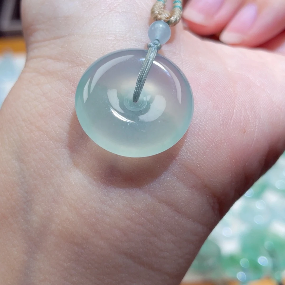 颈饰未镶嵌翡翠平安扣