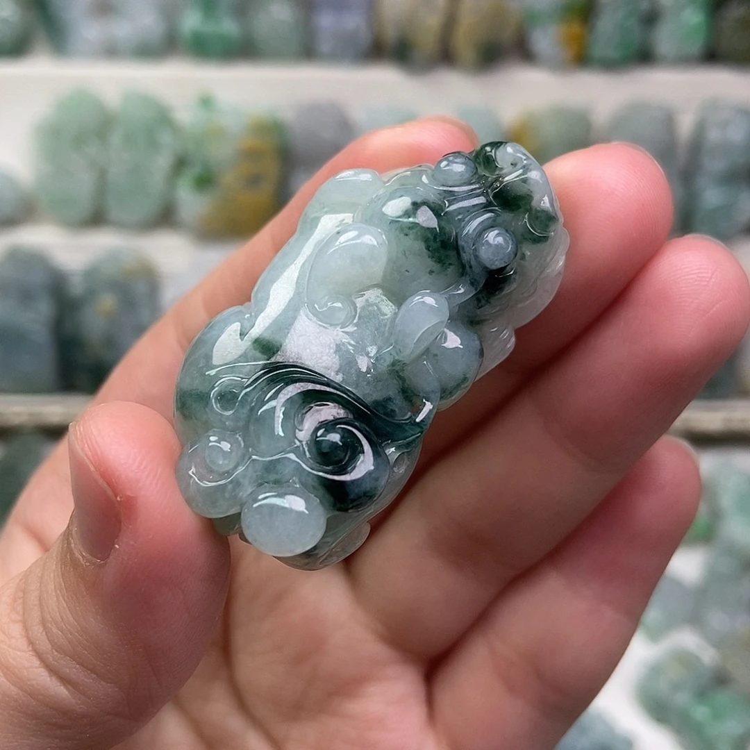 翡翠未镶嵌吊坠(赠链)