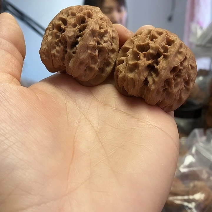 文玩核桃把件41.5野牛小众红皮