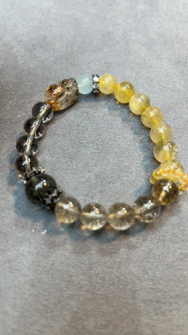 金发晶黑发貔貅手串