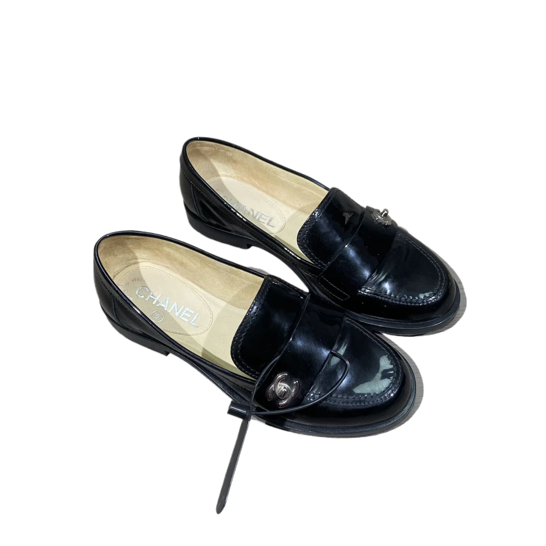 95新 Chanel/香奈儿 35.5码 黑色乐福鞋  re9236