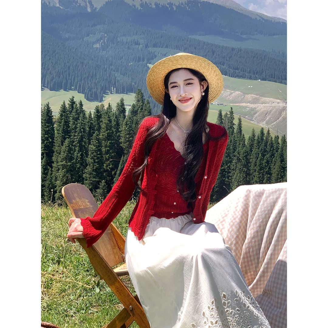 凌茜恣禾【玫络曲】法式红色针织钩花镂空吊带女短款防晒开衫两件套