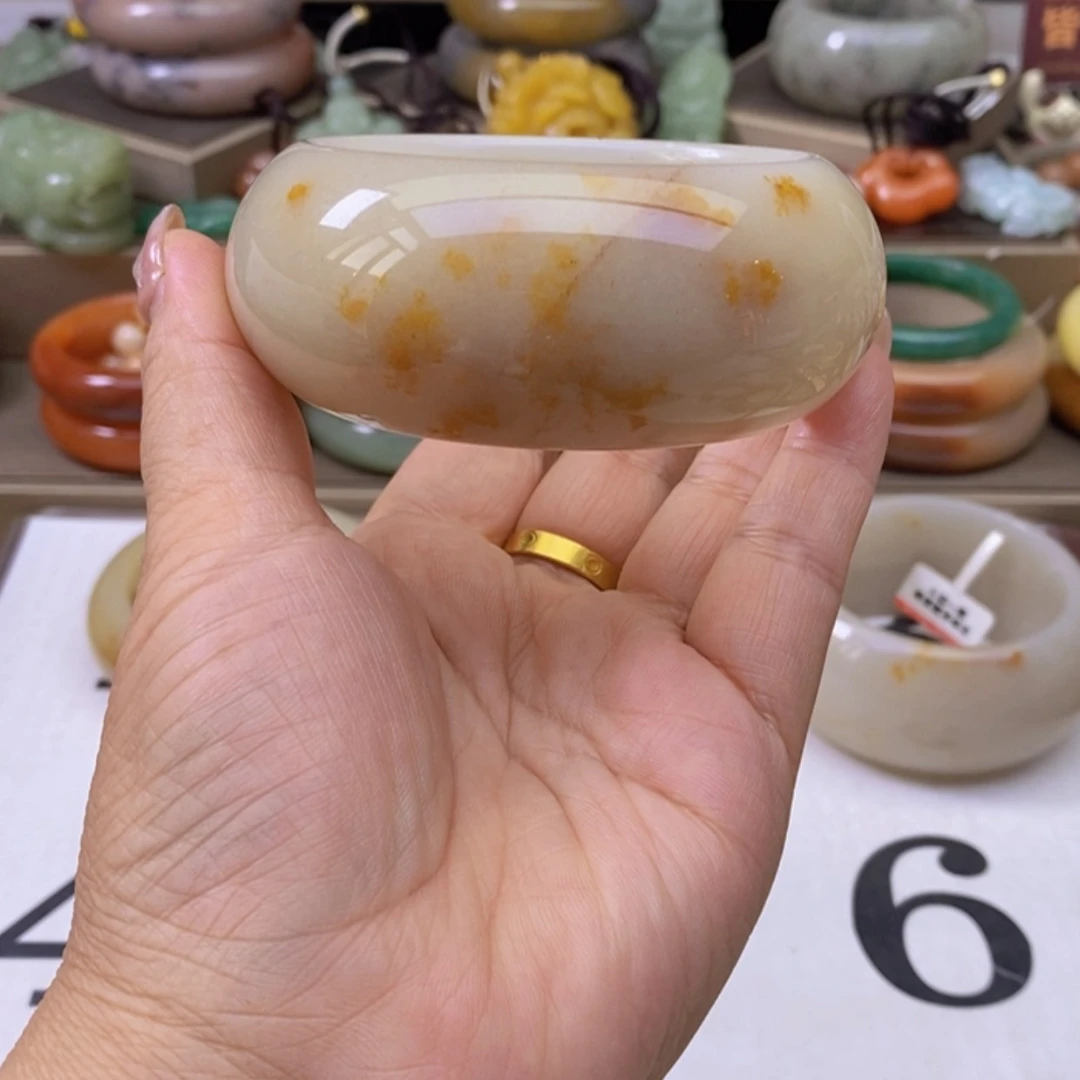【闪购商品】未镶嵌手镯石英岩玉玻***璨