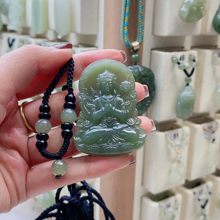 和田玉未镶嵌颈饰