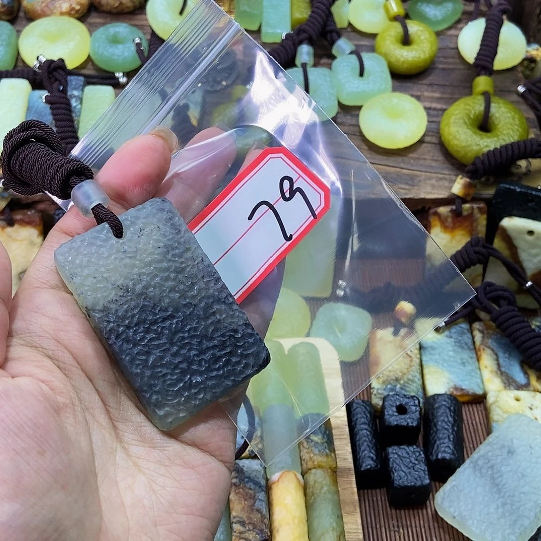 蛇纹石玉未镶嵌挂件N****n