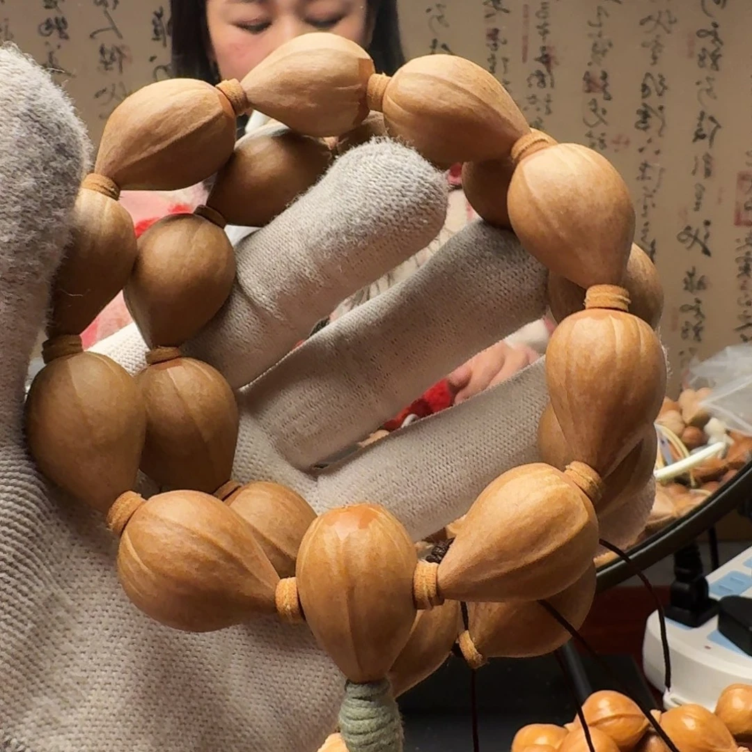 橄榄核把件德庆王