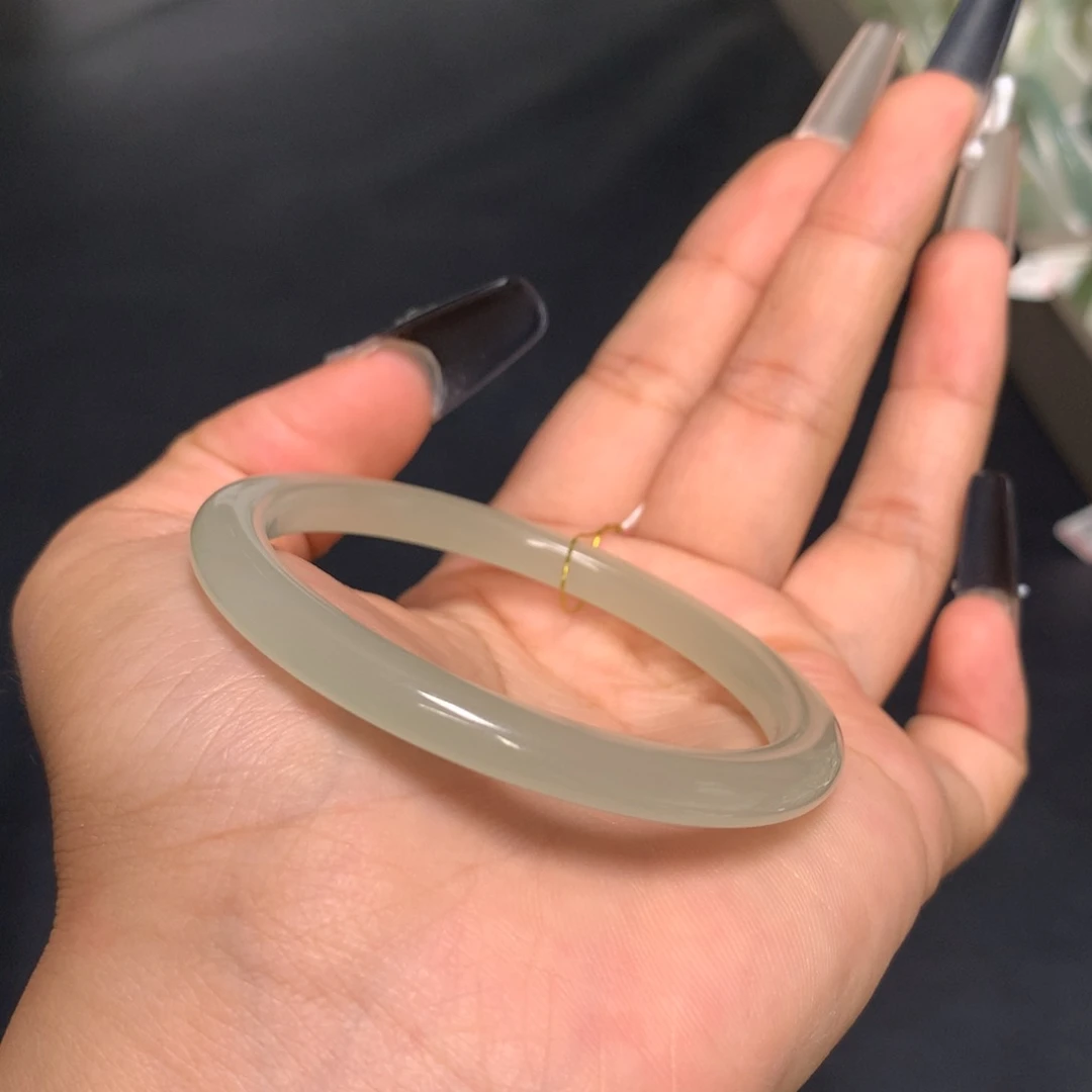 未镶嵌手镯和田玉50