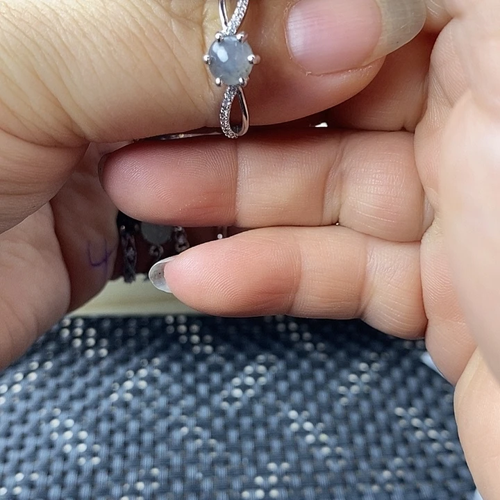 未镶嵌戒指翡翠W***?缅甸