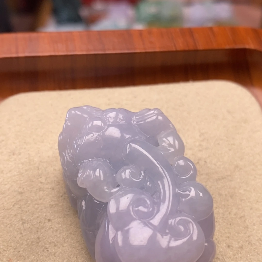 相***己翡翠未镶嵌颈饰如意貔貅