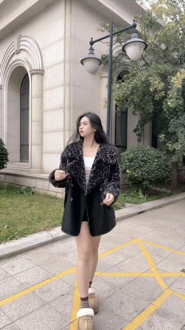 时尚毛毛外套加厚秋冬宽松型翻领女装大衣豹纹