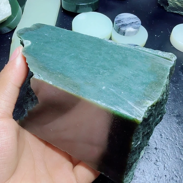 和田玉（糖玉）未镶嵌珠宝奇石