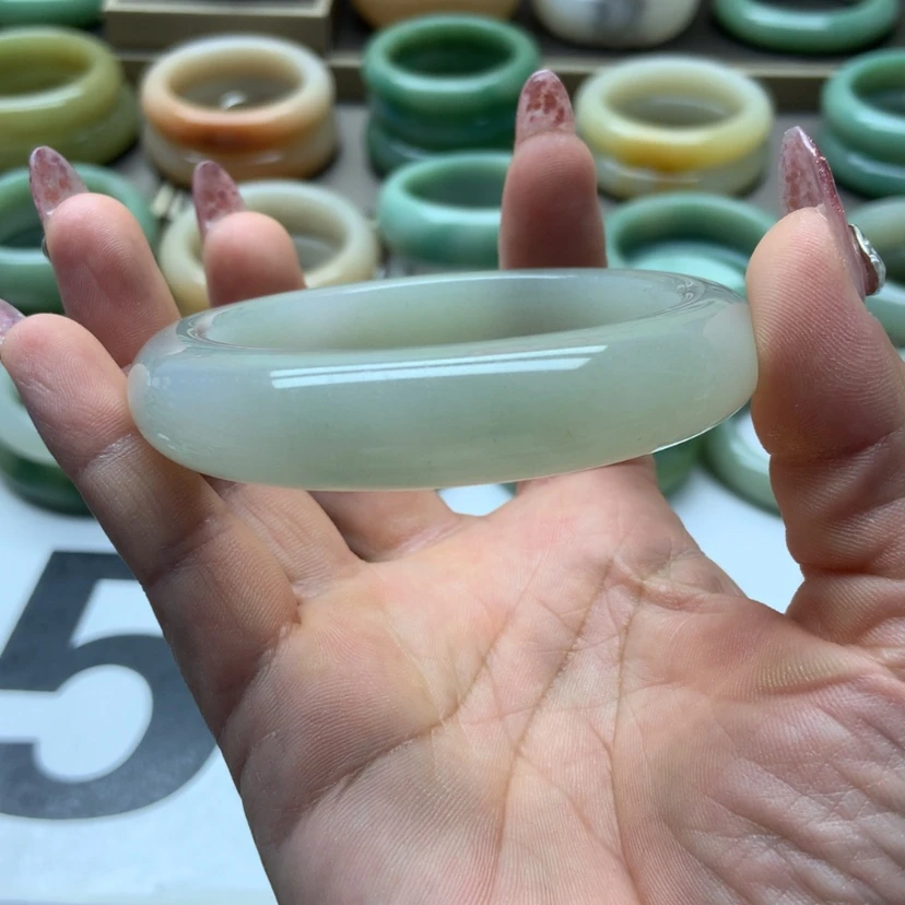 【闪购商品】石英质玉手镯未镶嵌@*姐
