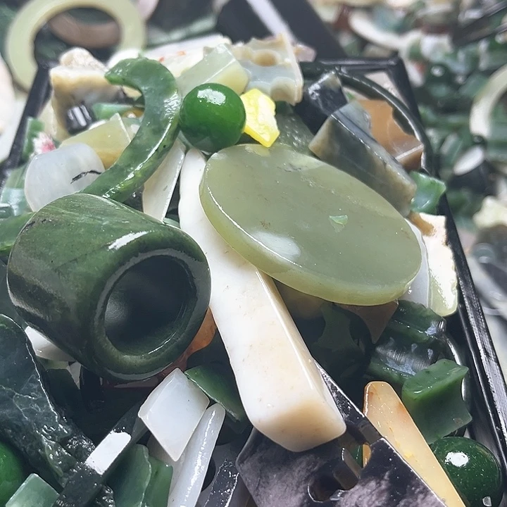 和田玉（糖玉）和田玉边角料9K金镶嵌?**?