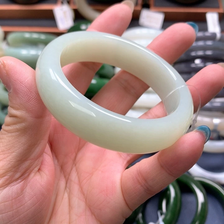 【闪购商品】未镶嵌手镯和田玉2