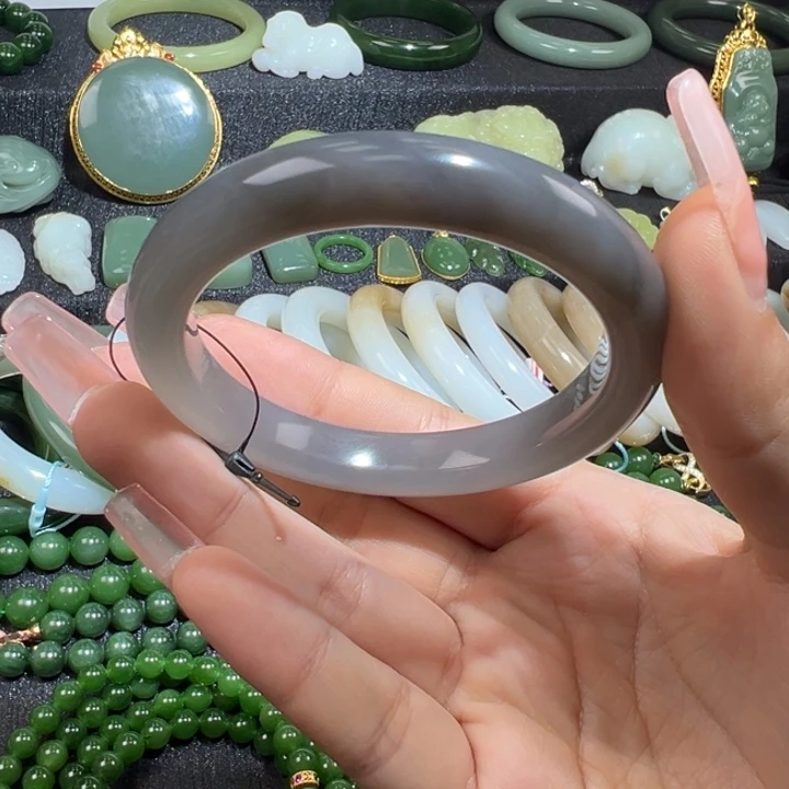 和田玉未镶嵌手镯