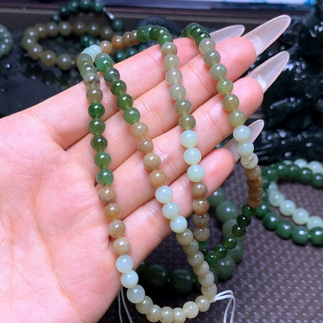 颈饰未镶嵌和田玉卡6