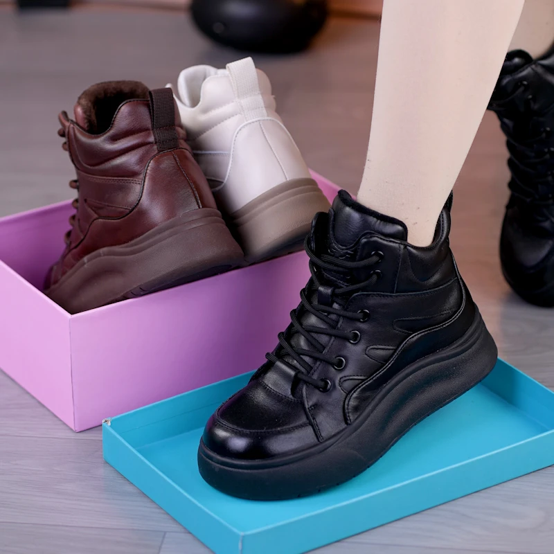 秋冬新款真皮高帮休闲鞋复古加绒平底短靴头层牛皮圆头系带面包靴