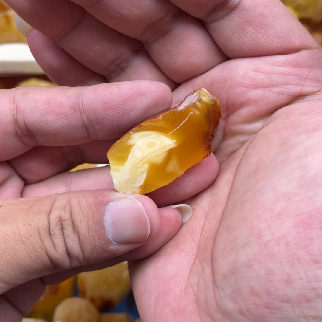 鶴***西定制蜜蜡未镶嵌原石