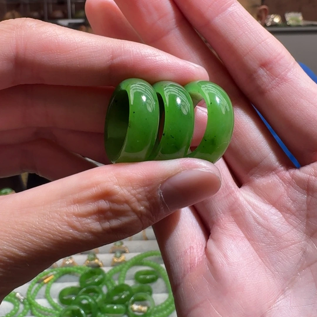 和田玉未镶嵌颈饰127巴哥代购不退多样性发其一