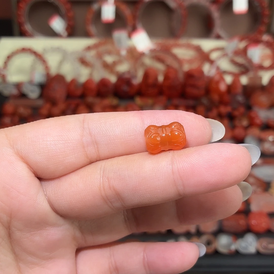 南红玛瑙未镶嵌颈饰8咪➕通孔并蒂莲