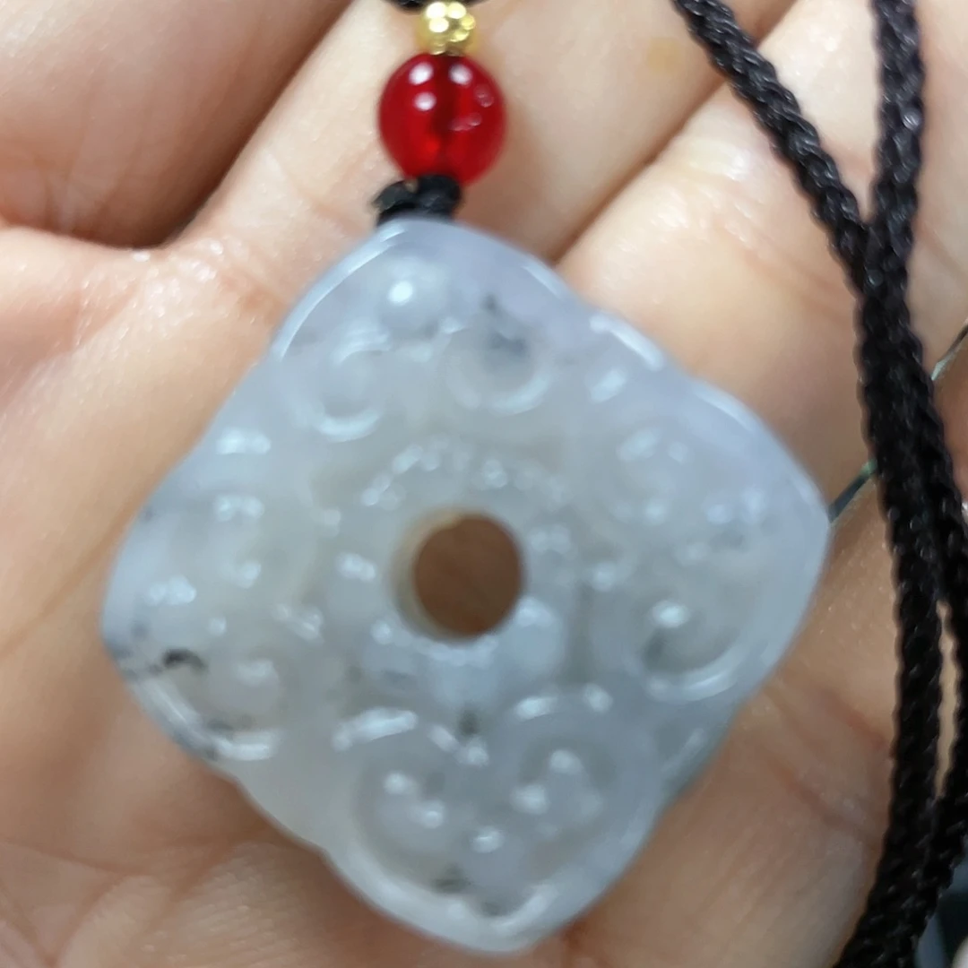 蛇纹石玉颈饰合金