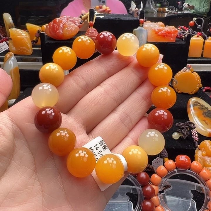 未镶嵌石英质玉（黄龙玉）颈饰