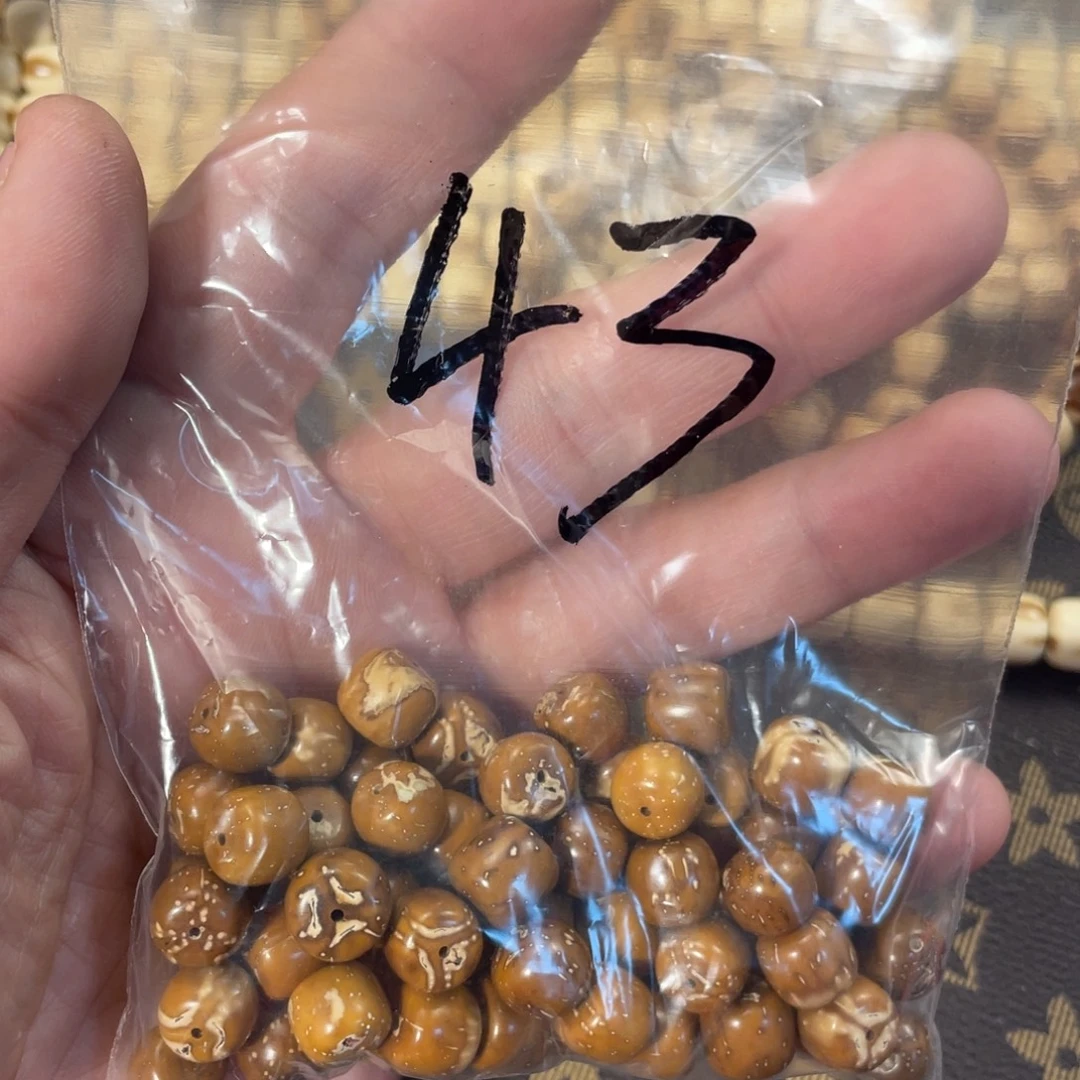 李****紫金鼠手串实心散珠43