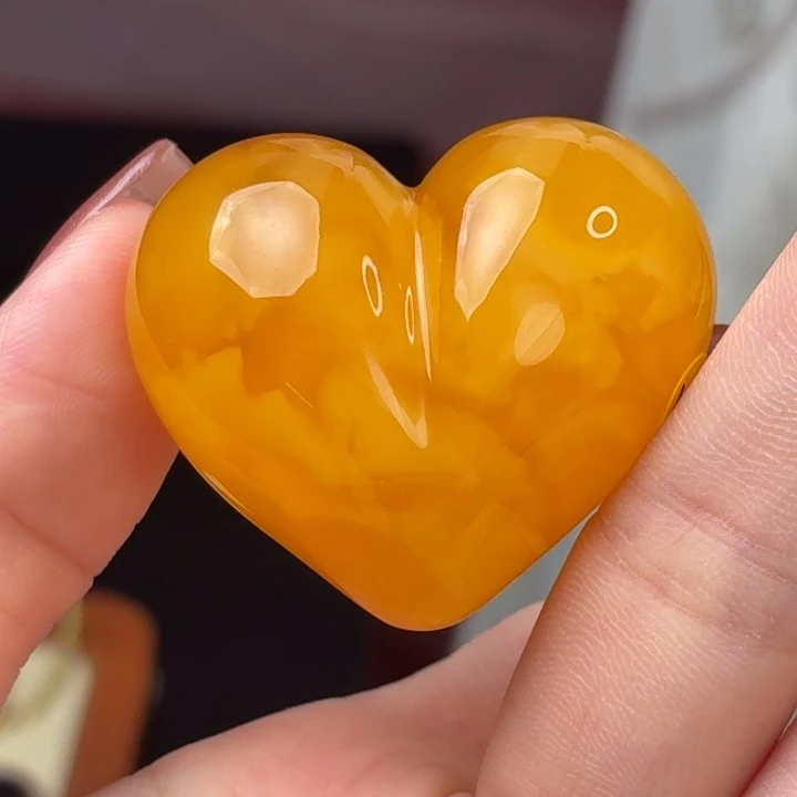 未镶嵌琥珀裸石立体桃心
