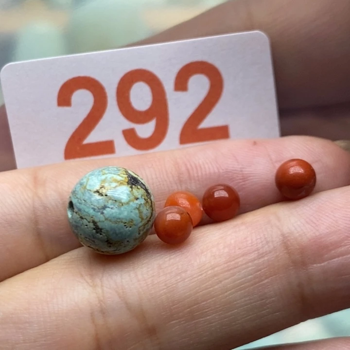 南红玛瑙未镶嵌珠宝奇石