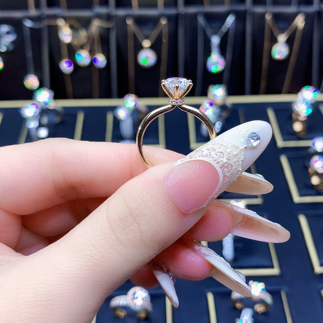 18K金镶嵌合成碳硅石（莫桑石）戒指/指环福****多