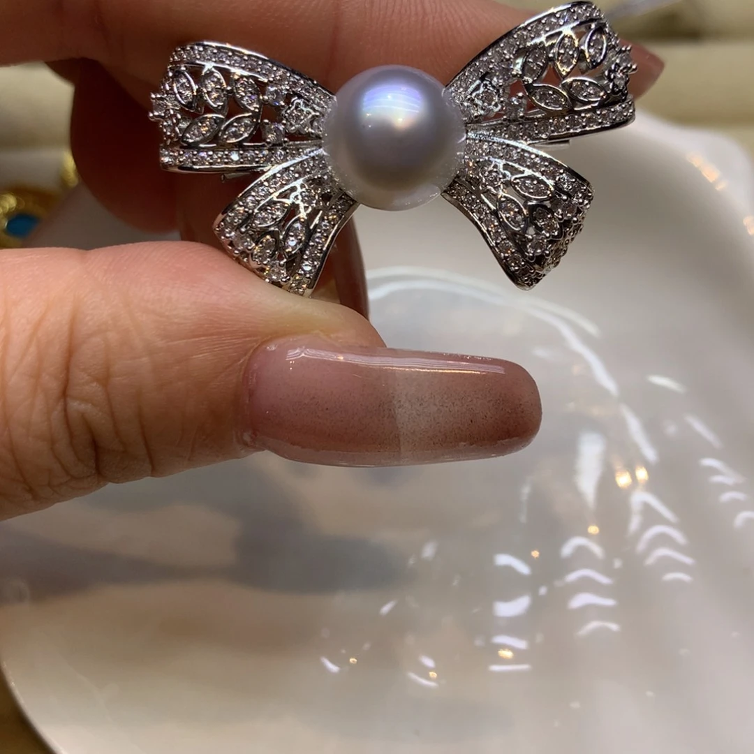 未镶嵌胸饰海水珍珠