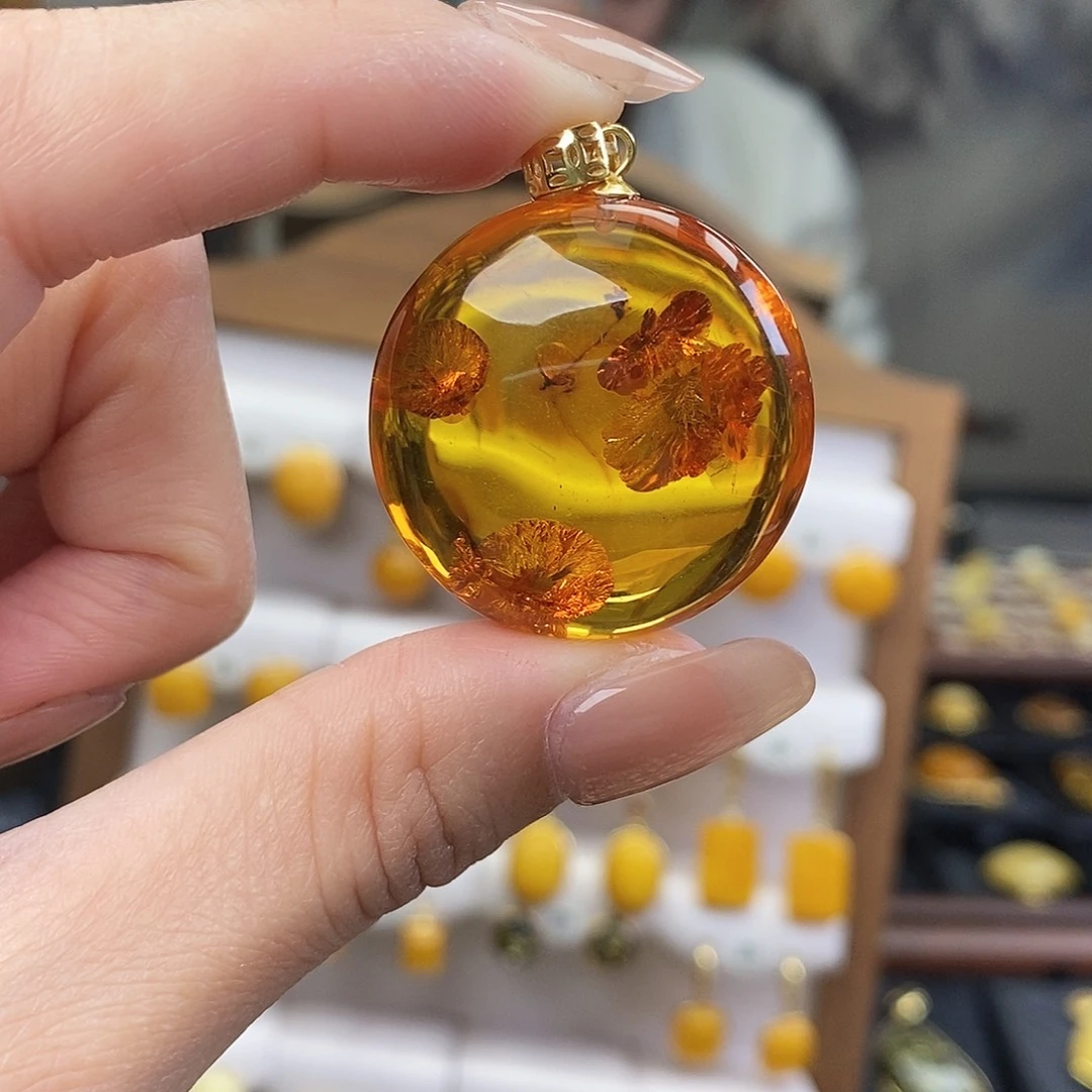 萍***逢琥珀未镶嵌裸石成品