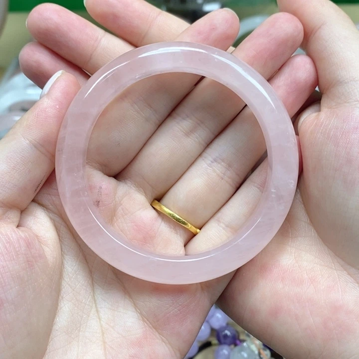 水晶手镯未镶嵌?****天然