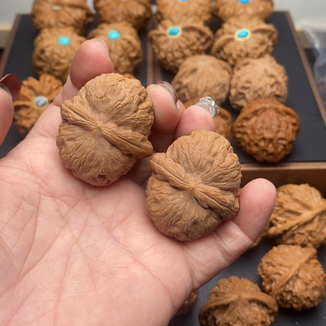 文玩核桃把件阿***舅元宝