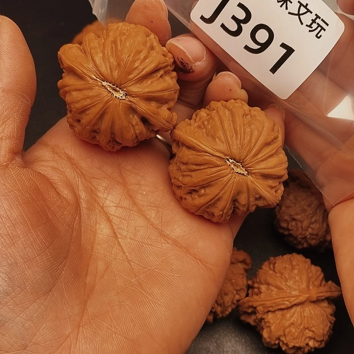 子***木桃核吊坠J391铁锤